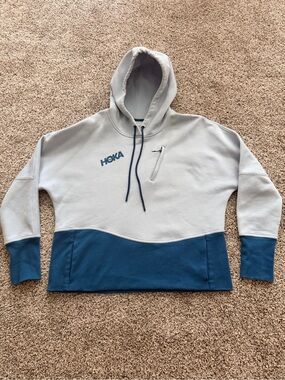 Hoka Two-Tone Hooded Pullover - Light Blue & Teal